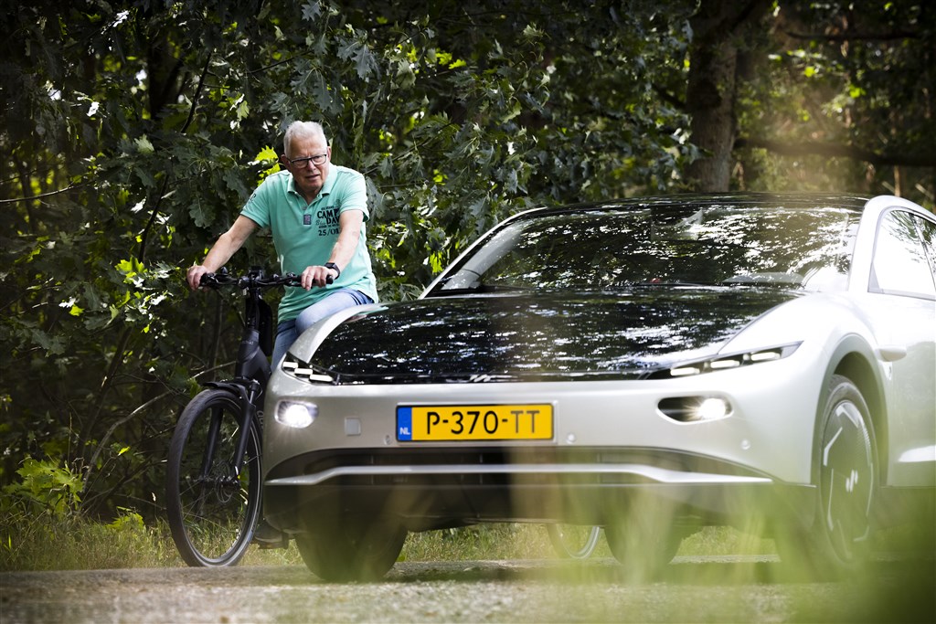 Ook overheid springt aan boord bij zonneauto Lightyear