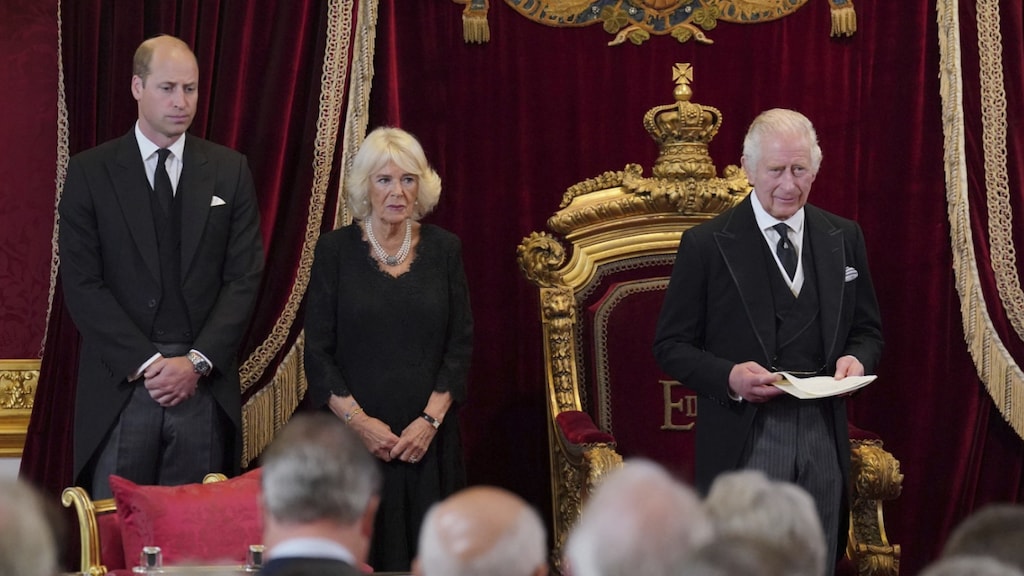 Charles officieel uitgeroepen tot koning