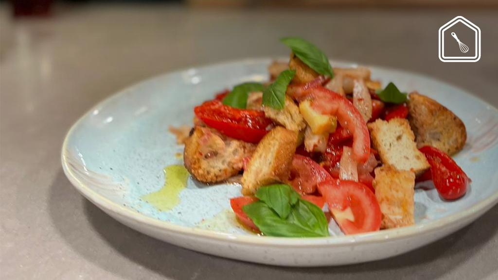 Italiaanse broodsalade met een supersnelle aardbeiengranita 