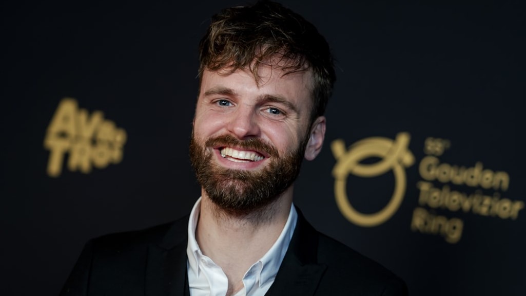 Tim Hofman in gevecht met oplichter in BOOS-uitzending: 'Bel de politie!'