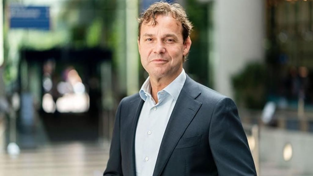 Baas ziekenhuis roept collega's op: geef deel salaris aan personeel met schulden