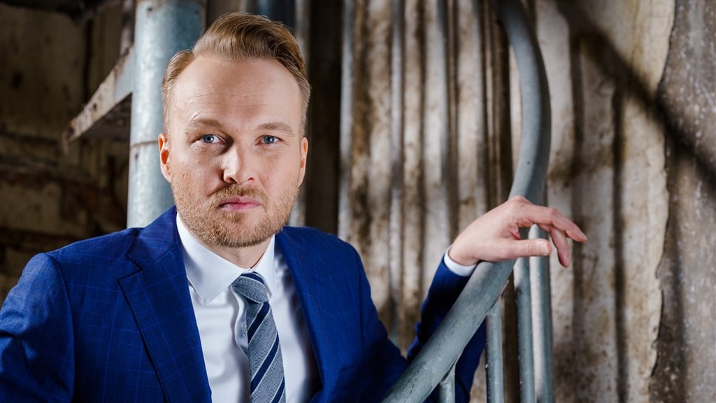 Arjen Lubachs satirische filmpje over referenda Oekraïne grote hit