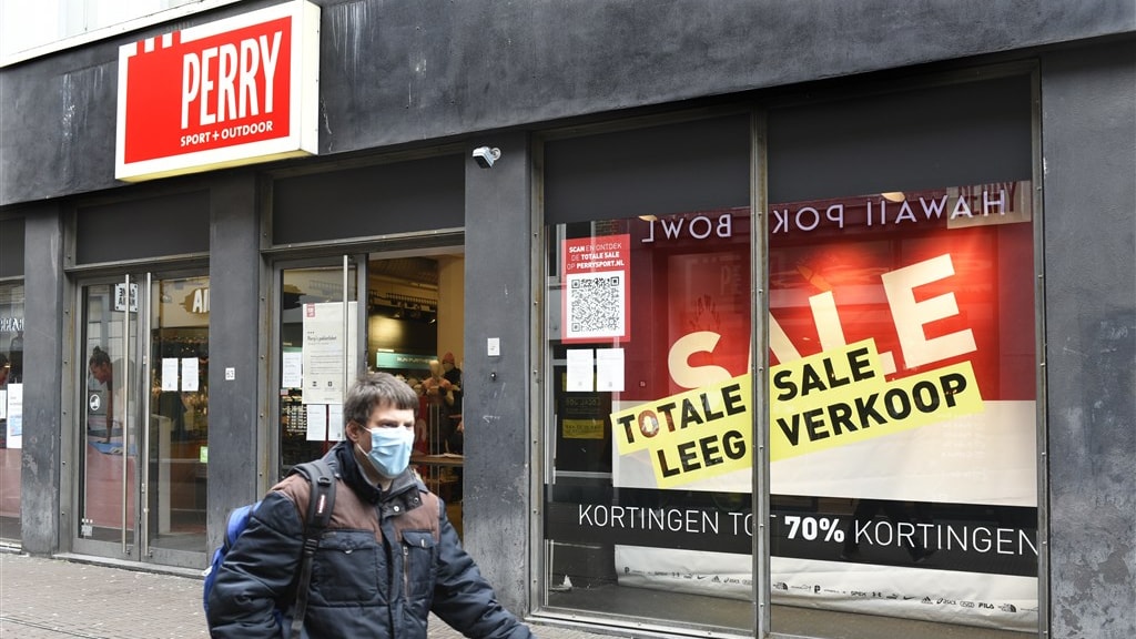 Moeder Perry Sport en Aktiesport grijpt hard in na coronaverliezen