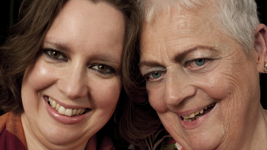 Lucinda samen met haar moeder