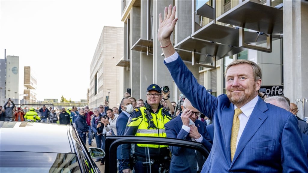 Koning Willem-Alexander uitgejouwd tijdens opening Radboudumc