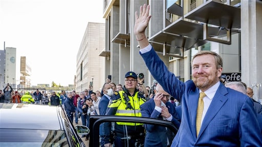 Koning Willem-Alexander uitgejouwd tijdens opening Radboudumc