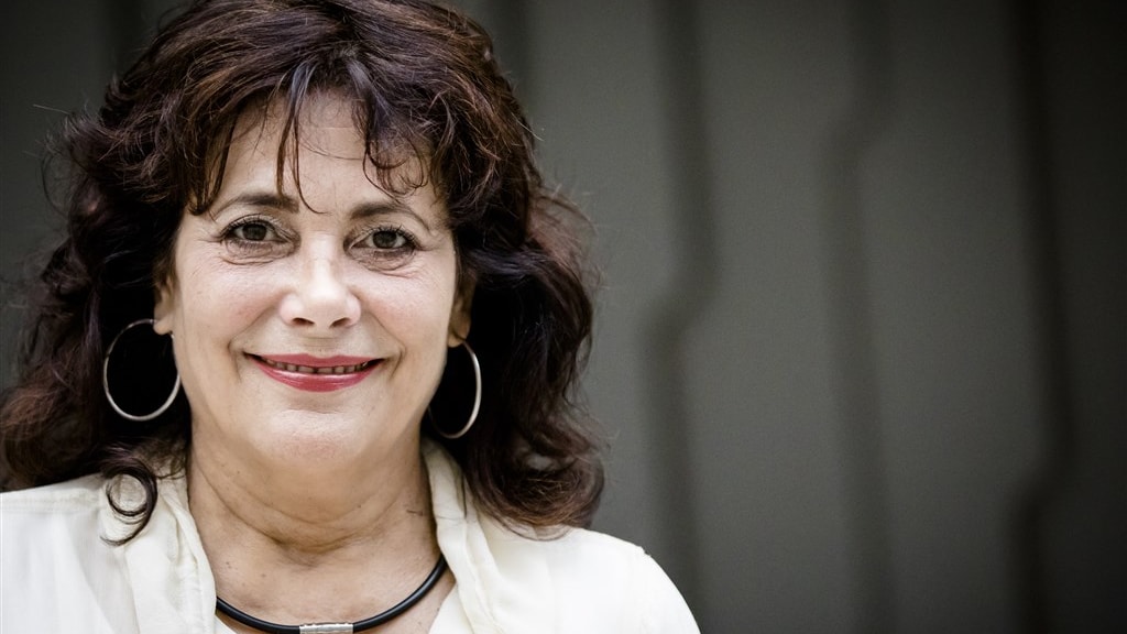 Oud-tv-presentatrice en oud-Kamerlid Léonie Sazias overleden