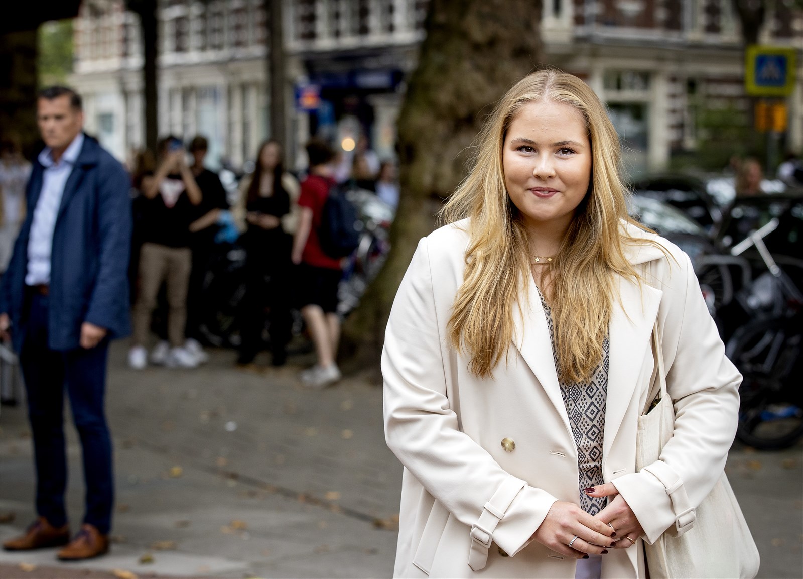 Prinses Amalia woont niet in Amsterdam en kan niet meer naar buiten door dreiging