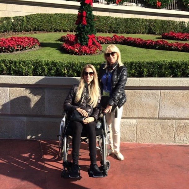 Danielle in 2013 met haar moeder in Disney World, Florida.