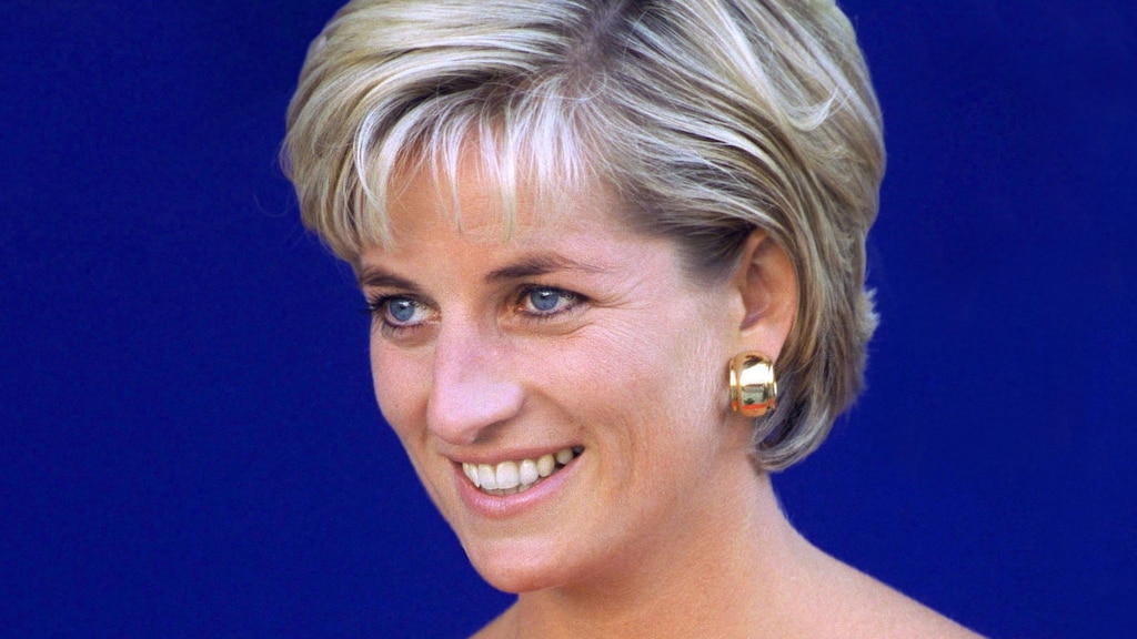 Elizabeth Debicki op-en-top Diana op vrijgegeven beelden The Crown