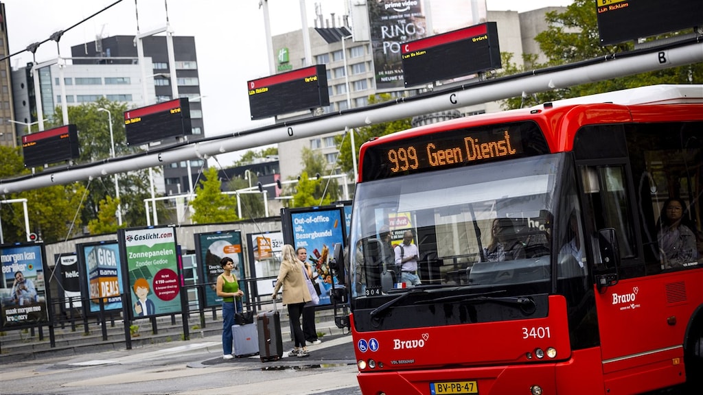 Buschauffeurs staken vanaf woensdag drie dagen voor betere cao