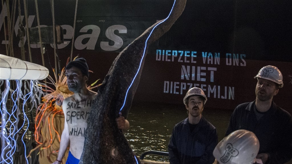 Protestactie Ocean Rebellion in de Rotterdamse haven.