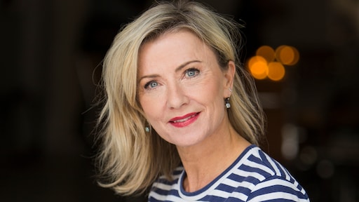 Zo word je net als Wies 'n beetje leuk ouder: 'Trek je sokken en schoenen staand aan'