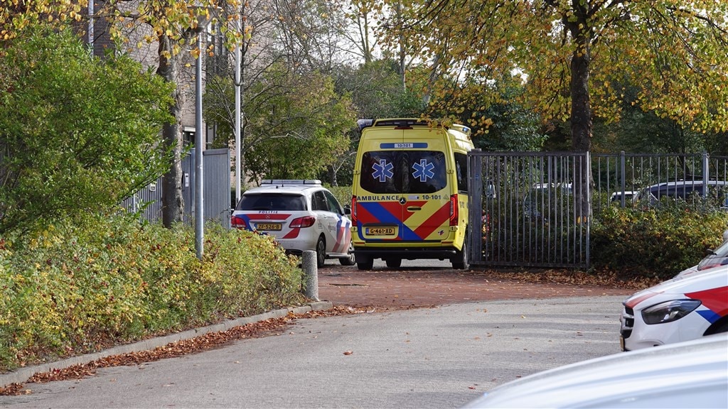 14-jarige jongen die werd neergestoken bij school Hoorn overleden