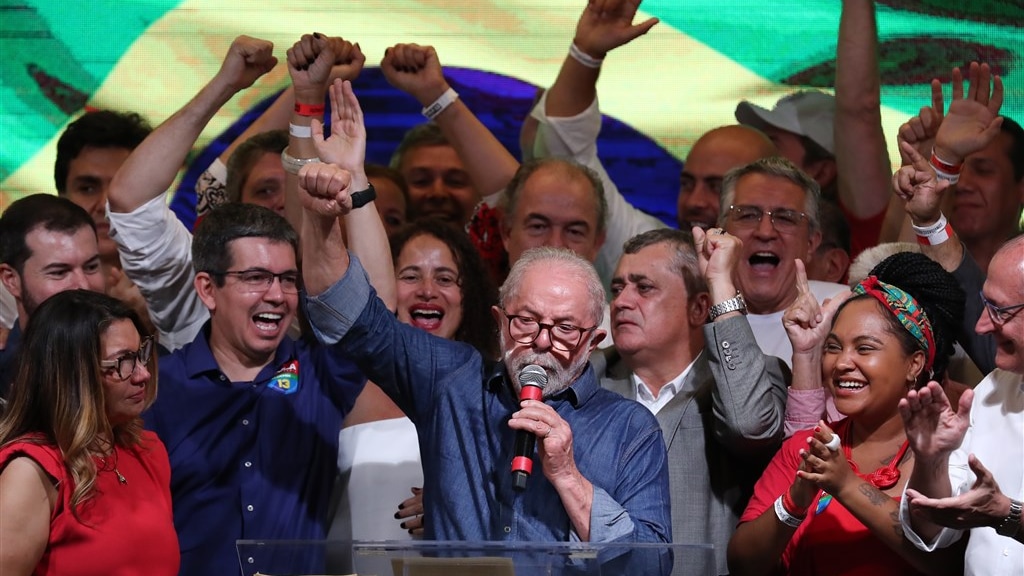 Lula wint Braziliaanse verkiezingen, maar Bolsonaro legt zich er nog niet bij neer