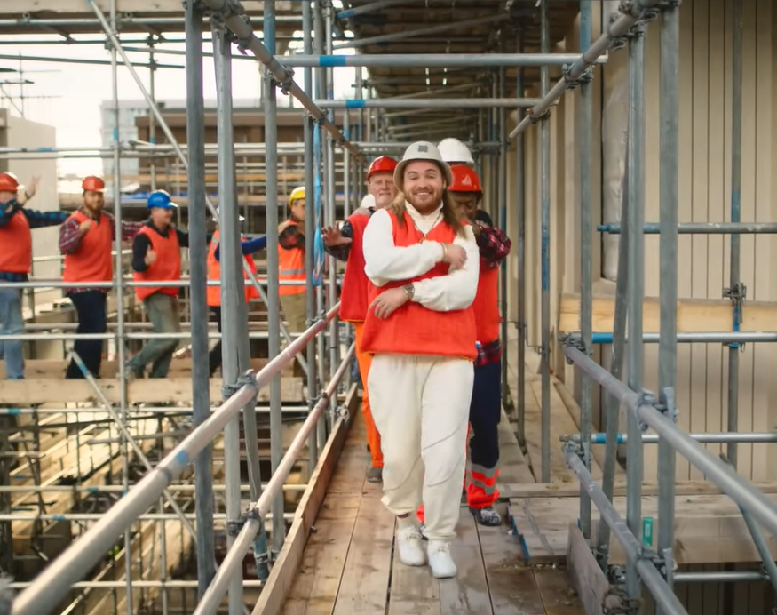 Omstreden WK-reclame Jumbo van televisie gehaald na lading kritiek 