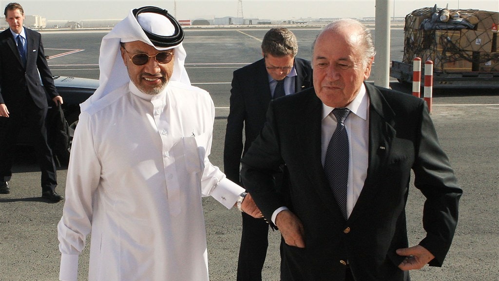 Sepp Blatter, december 2010, op bezoek bij Mohammed Bin Hammam in Qatar.