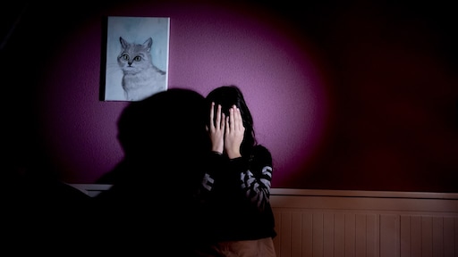 Opnieuw slachtoffer? Verontrustend rapport over seksueel misbruik tieners