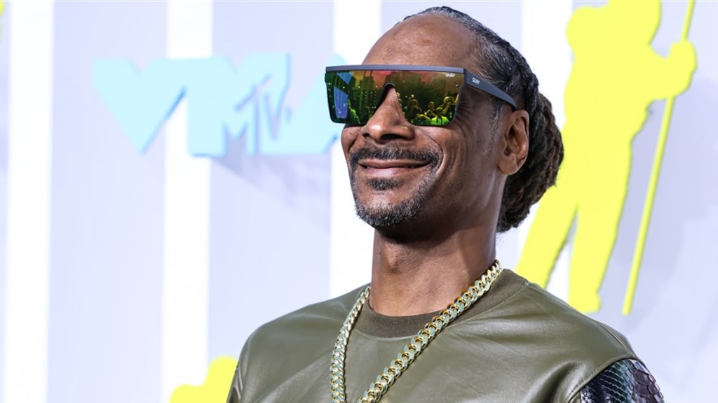Snoop Dogg deelt foto met Feyenoordshirt na voetbalrellen