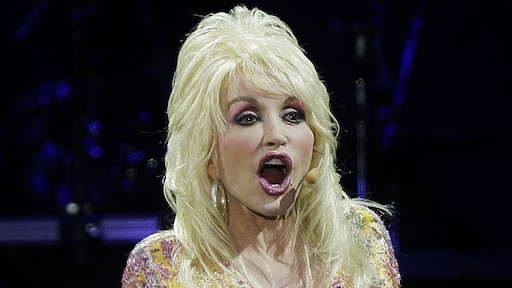 Dolly Parton krijgt 100 miljoen om 'goede dingen' mee te doen