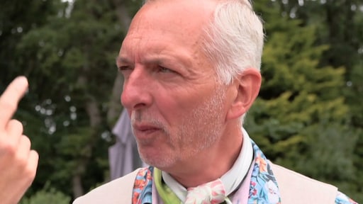 Wenkbrauwen en wimpers Martien Meiland verschroeid: 'Wat erg!'