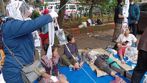 Zeker 56 doden na aardbeving op eiland Indonesië