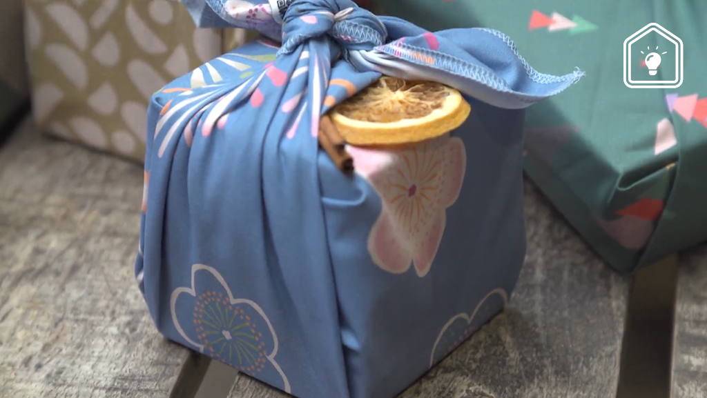 Herbruikbaar 'inpakpapier': zo pak je cadeautjes duurzaam in