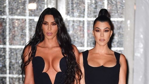 Kim en Kourtney Kardashian leggen slaande ruzie bij op camera