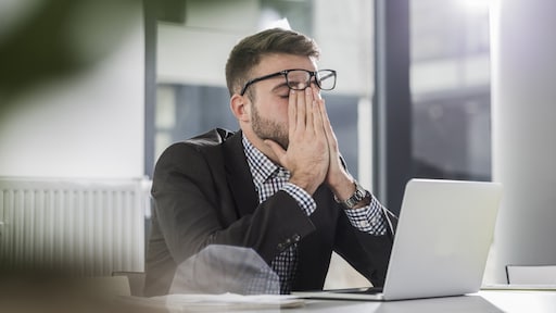 Met buikpijn naar je werk: '3 miljoen werkenden ervaren intimidatie op werkvloer'