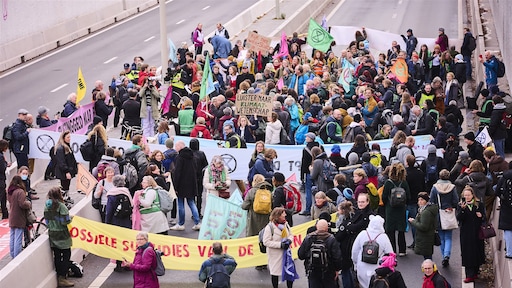 150 demonstranten Extinction Rebellion aangehouden bij blokkade A12