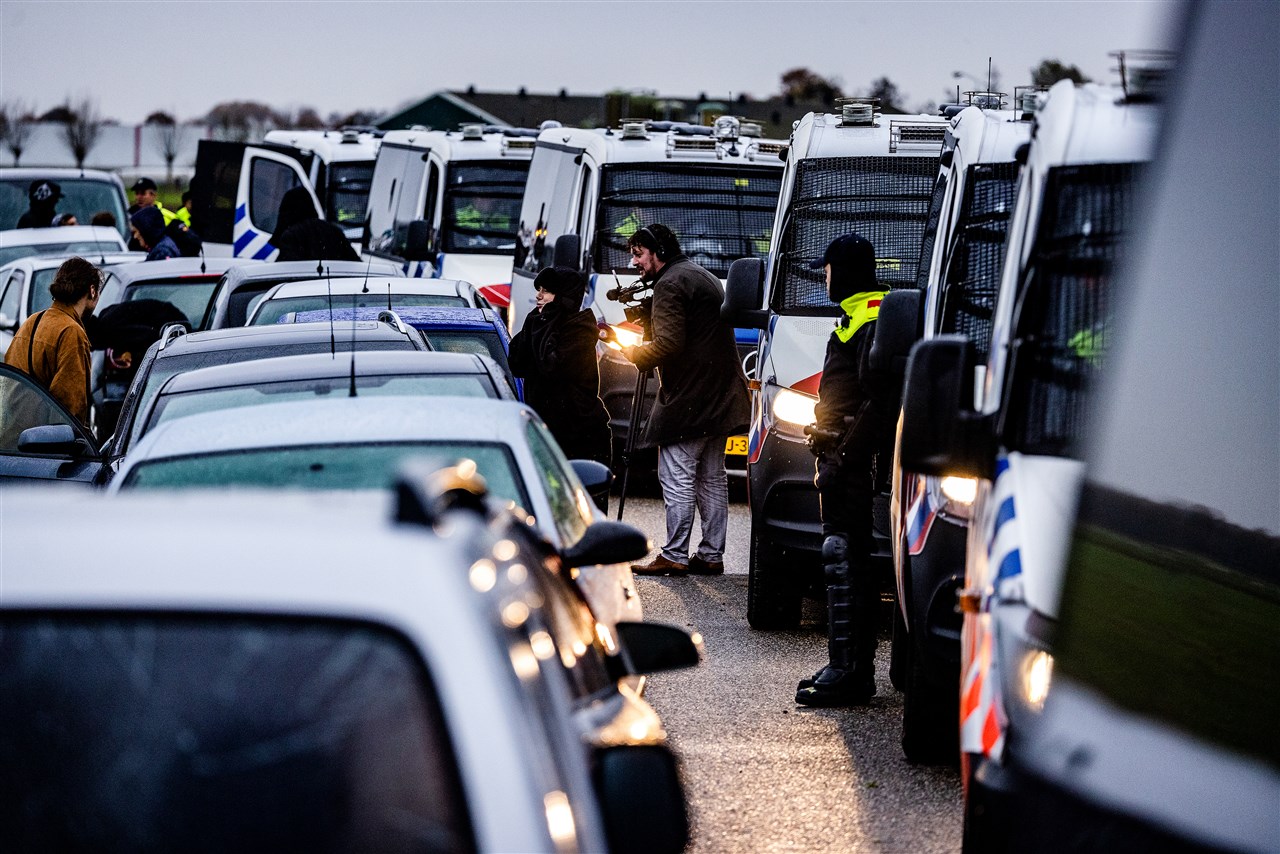 Illegaal feest Ammerzoden beëindigd na oproep politie