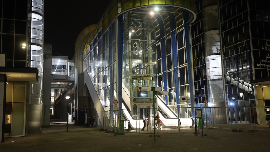 Zoetermeer sluit brug over A12: mogelijk instortingsgevaar