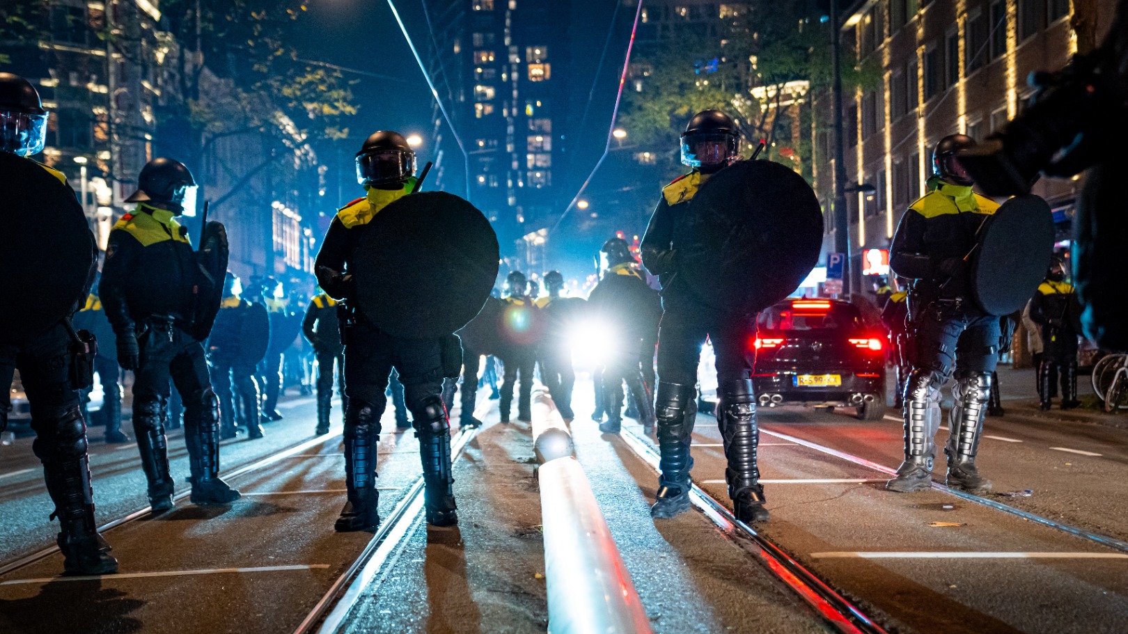 ME wil zich beter bewapenen tegen steeds gewelddadigere relschoppers