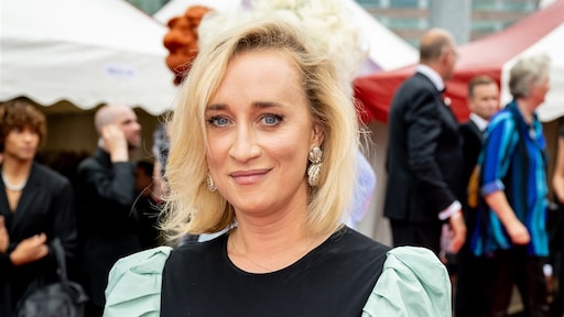 Eva Jinek omarmt eigen lichaam: 'We've come a long way'