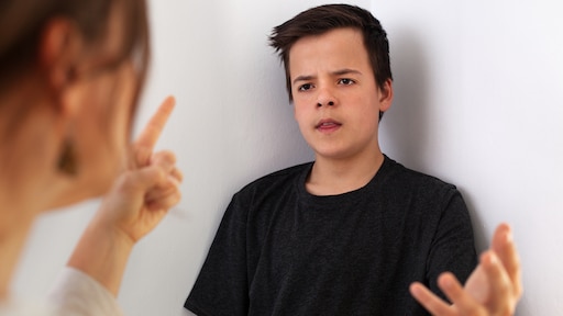 'Mijn zoon (14) scheldt me uit'