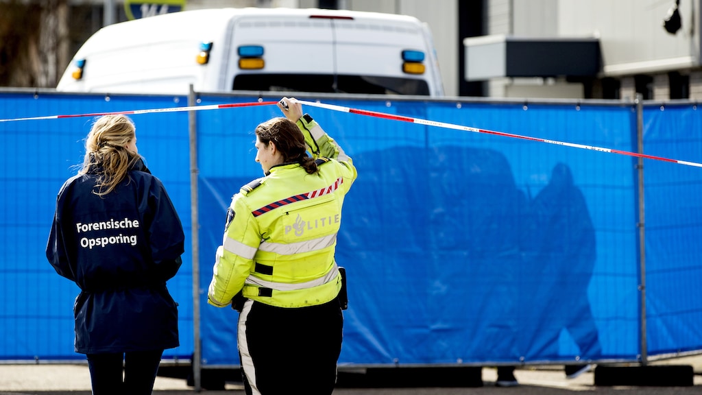 Plaats delict in Amsterdam van de moord op Reduan B., broer van de kroongetuige.
