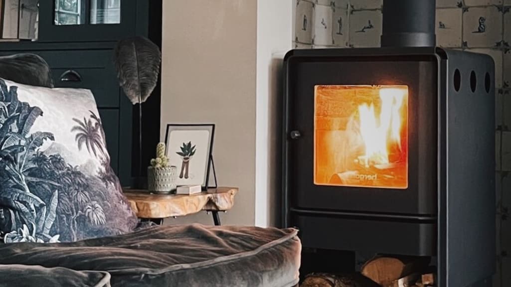 10 tips om je houtkachel of open haard op een minder ongezonde manier te stoken