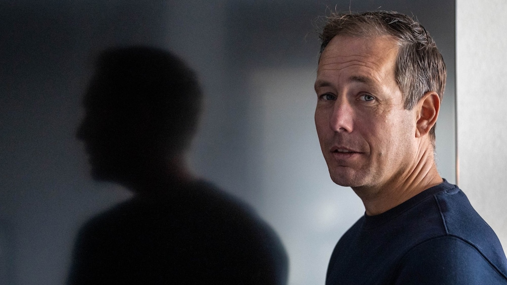 Agent Gert Jan had het gaafste werk dat er is, tot hij knockout werd geslagen