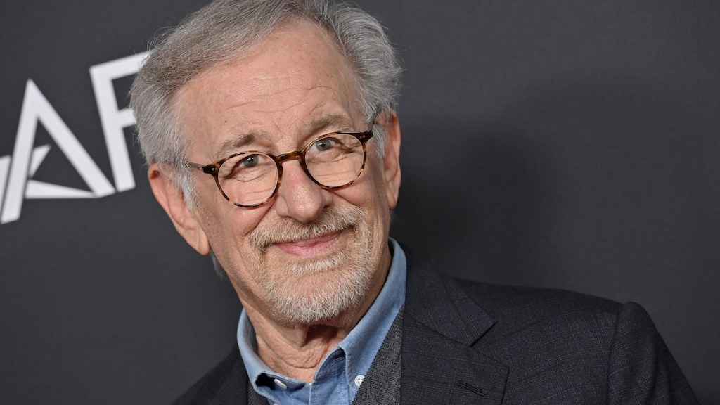Steven Spielberg krijgt hoge Amerikaanse onderscheiding van president Biden