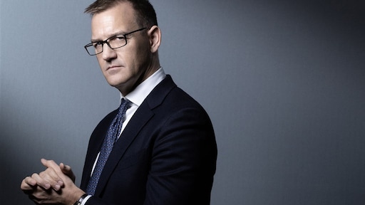 Dit is de man die langzaam PostNL opkoopt