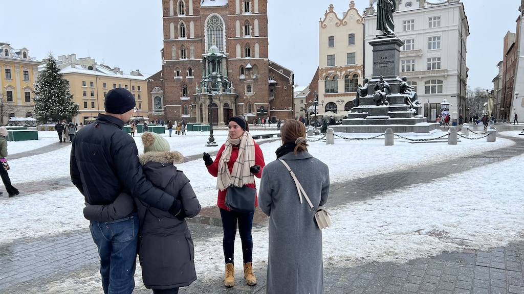 Nikki van Winkel aan het werk als gids.