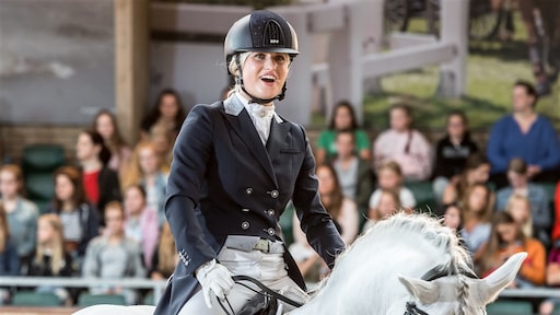 Britt Dekker opnieuw kampioen met 'Talpaard' George: nu op naar EK in Parijs