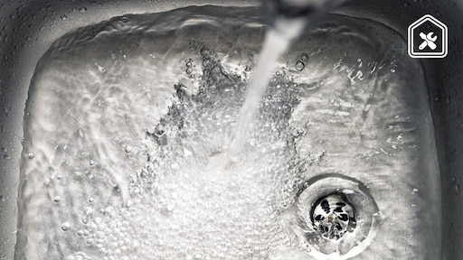 afvoer borrelt lucht