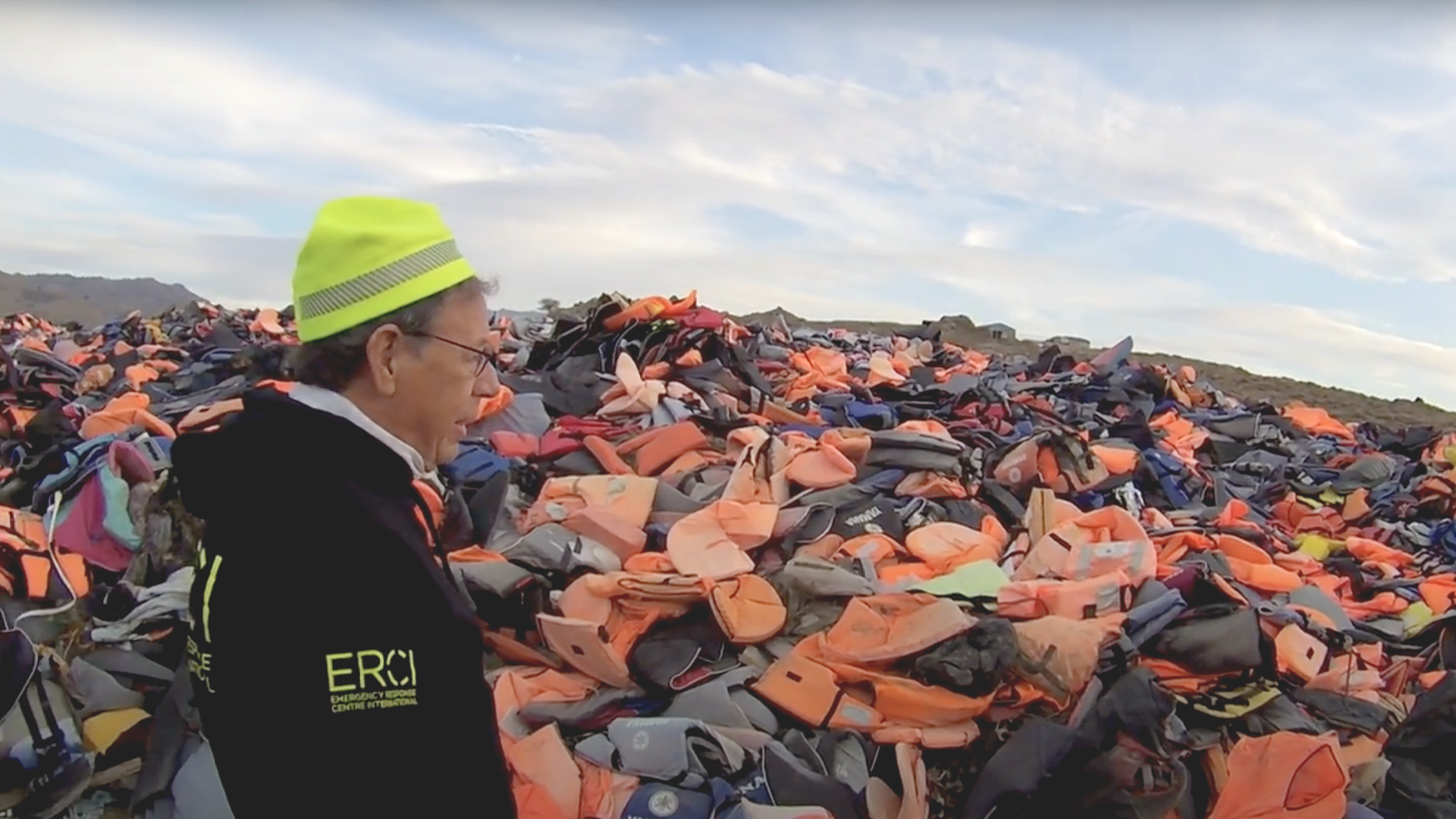Wittenberg op het strand van Lesbos in de periode dat hij vluchtelingen hielp