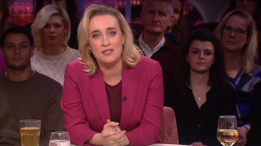 Eva Jinek zoekt knappe jongen uit publiek: 'Who are you?'