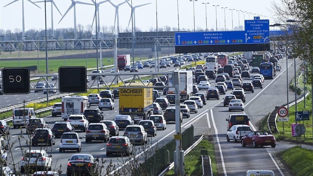 Meer auto's, meer asfalt – maar werkt dat wel tegen de files?