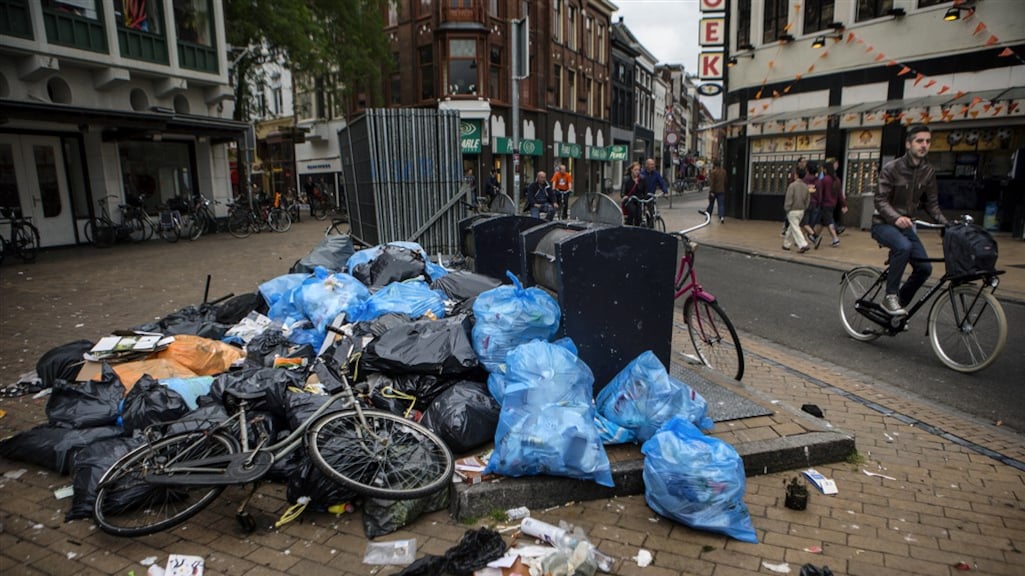 Vuilnisophalers en boa's gaan staken na klappen cao-onderhandelingen