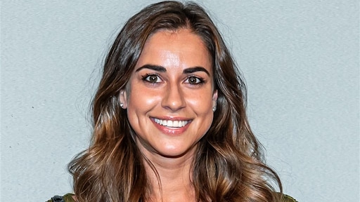 Love Island-ster Lotte slaat nieuwe vent aan de haak