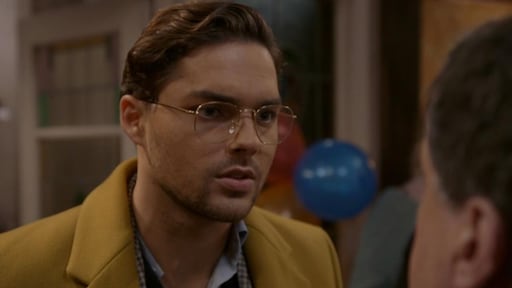 Thijs Boermans maakt onstuimig debuut in GTST: 'U bent mijn vader'