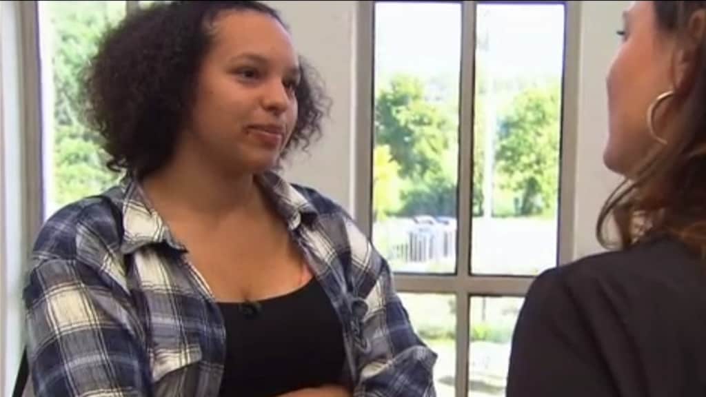 Latoya uit Dream School openhartig over onveilige jeugd met dove moeder
